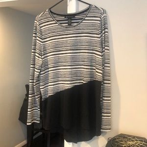 Long sleeve knit/sheer black bottom shirt!